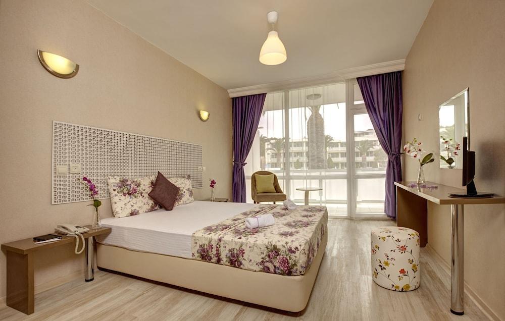 A 11 Hotel Çeşme Buitenkant foto