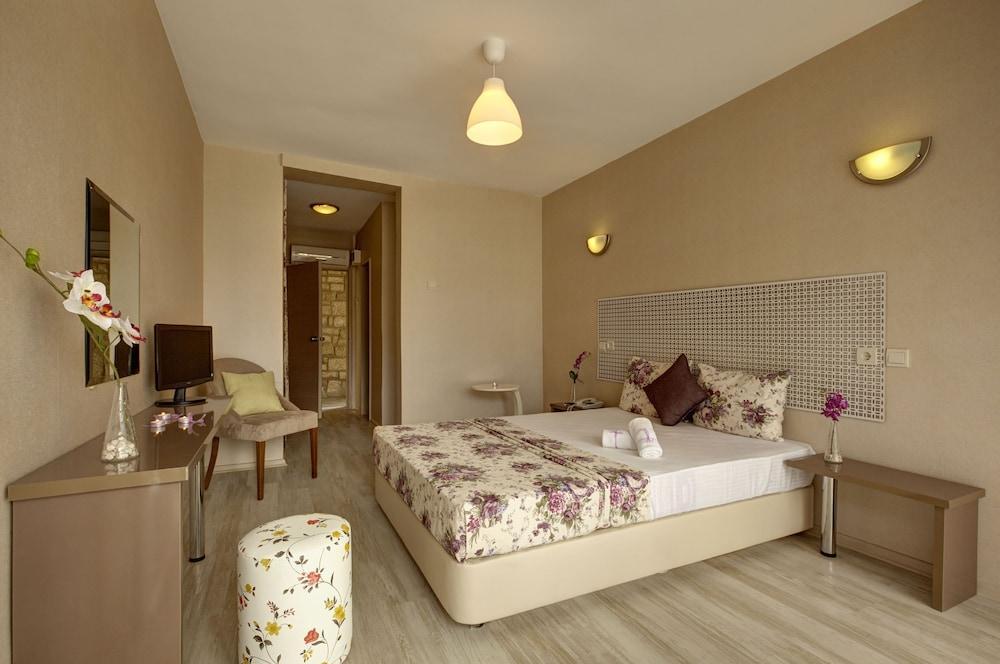 A 11 Hotel Çeşme Buitenkant foto